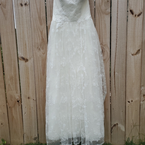 Melissa Sweet altered to an 8 Wedding Gown. - Picture 9 of 12